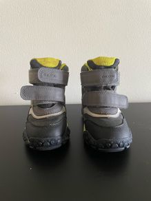 kids boots size 23