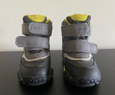 kids boots size 23