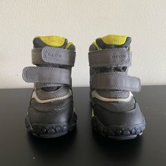 kids boots size 23