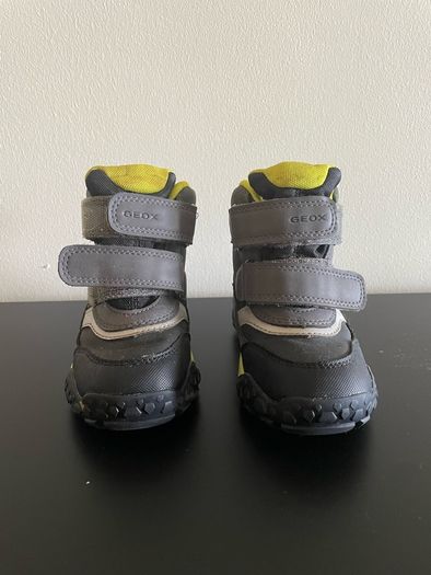 kids boots size 23