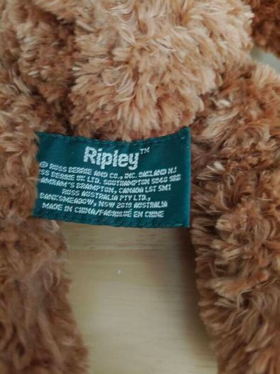 vintage brown teddy bear named Ripley produced by Russ Berrie & Co. in 2003.