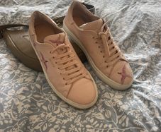 Axel arigato trainers