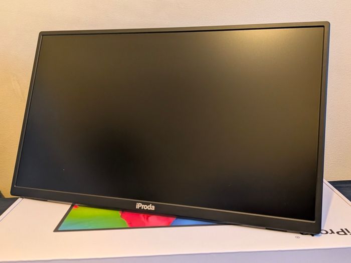 18.5" Portable Monitor - Very thin - 120 Hz - price firm