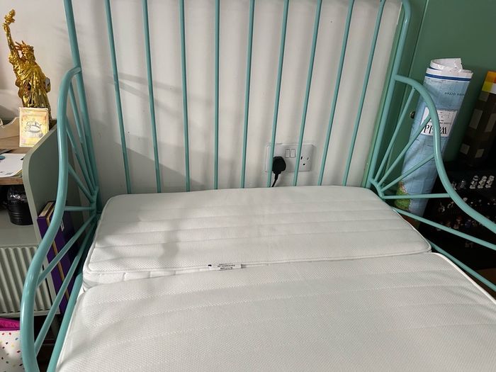 Ikea minnen kids extendable bed & matress
