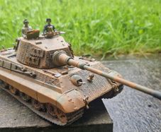 Unimax Forces of Valor 1:32 German King Tiger Tank