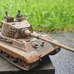 Unimax Forces of Valor 1:32 German King Tiger Tank