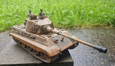 Unimax Forces of Valor 1:32 German King Tiger Tank