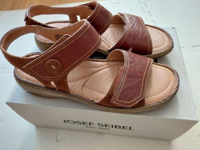 josef seibel woman leather sandal