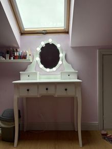 Vanity desk