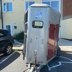 Ivor Williams horsebox