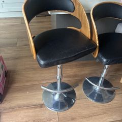 Kitchen island stools