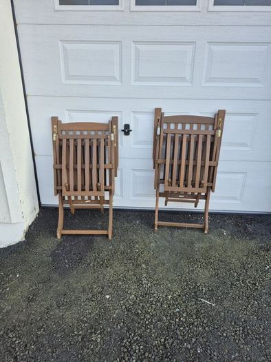 solid wood teak sunlounger / deck chair