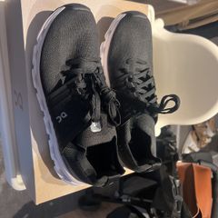On clouds Swift 4 Brand new Size UK9.5