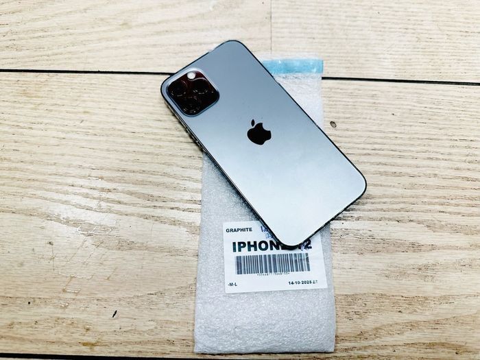 iPhone 12 Pro iPhone 12 Pro