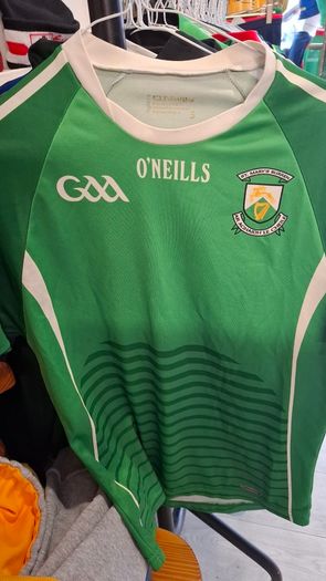 (Tight Fit) Saint Mary's Burren GAA O'Neills Gaelic Football Jersey (Adult Small) FREE POST