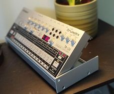 Roland Boutique TR-06 drum machine