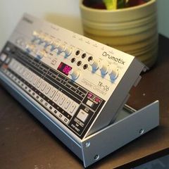 Roland Boutique TR-06 drum machine