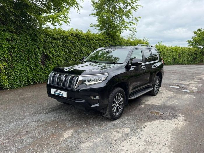 Toyota Landcrusier Invincible 7 Seats
