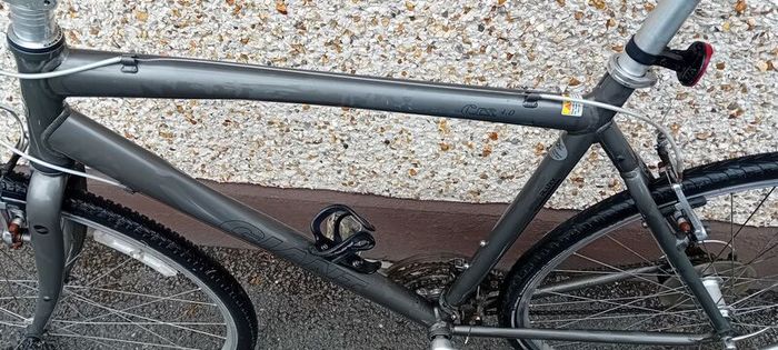 Giant Hybrid Bicycle