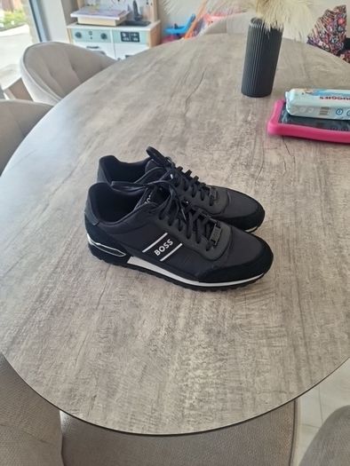 hugo boss trainer size 9