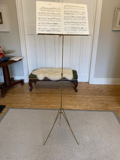 Music stand