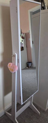 Lockable Jewellery Storage Mirror Armoire Freestan