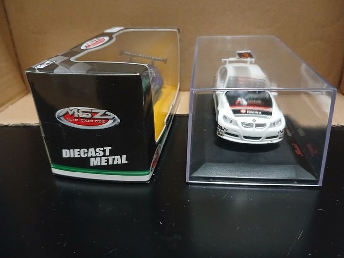 Die cast cars BMW. 1:44