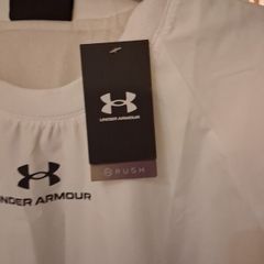 Under Armour new top