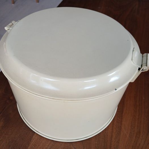 1950s food storage and yoghurt maker