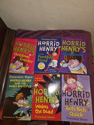 30 Horrid Henry Books