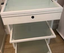 Beauty/treatment trolley