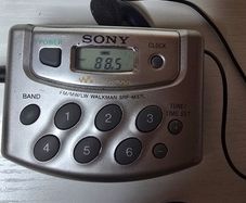 Sony FM Stereo Walkman SRF-M37L Six Presets and Headphones