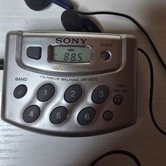 Sony FM Stereo Walkman SRF-M37L Six Presets and Headphones