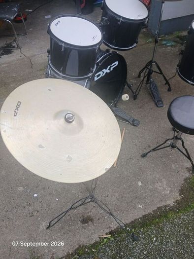 Kids drum set