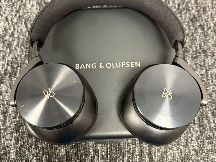 bang and olufsen beoplay h95