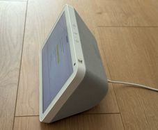 Amazon Echo Show 8 (Glacier White) in Excellent Condition
