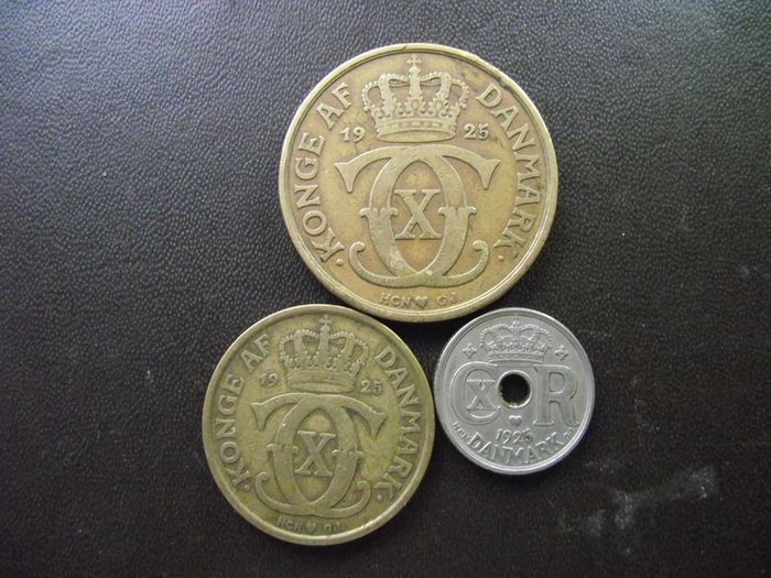 Denmark. 1925 Set Of 3 Coins: 2 Kroner + 1 Krone + 10 Ore