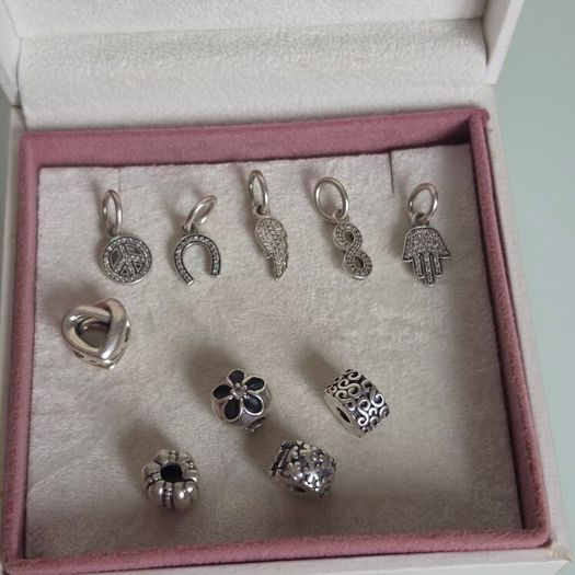 Pandora charms 11e each Charm (clips charm 9e each) all in very good condition