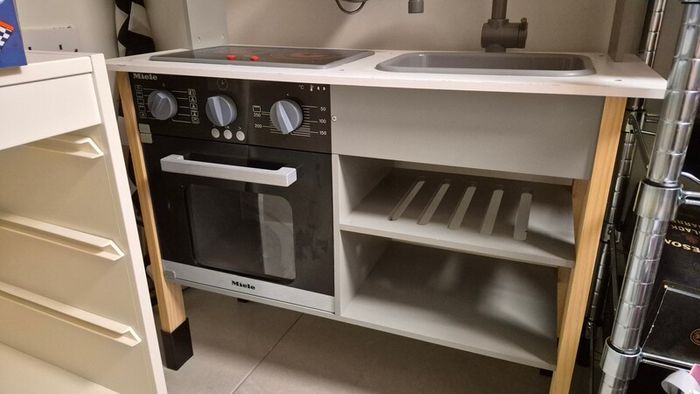 childrens play kitchen