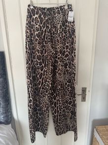 Wide leg Boohoo trousers