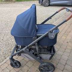 Uppababy V2 Buggy and Bassinet