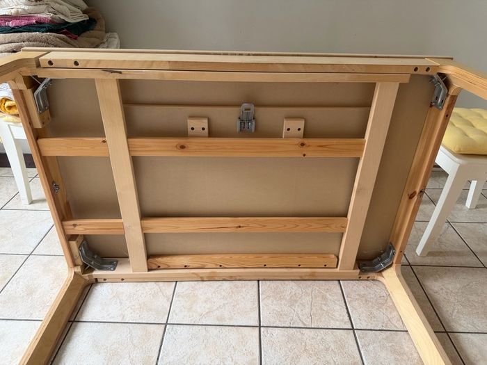 Kitchen Table & 4 IKEA Chairs