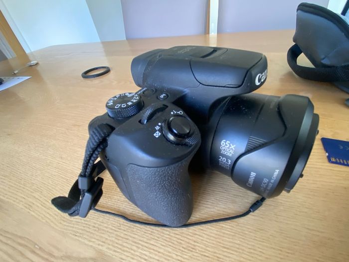 Canon Powershot SX70 HS + Canon accessories.