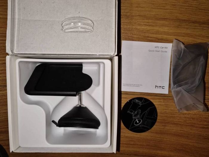 HTC One M8 car kit