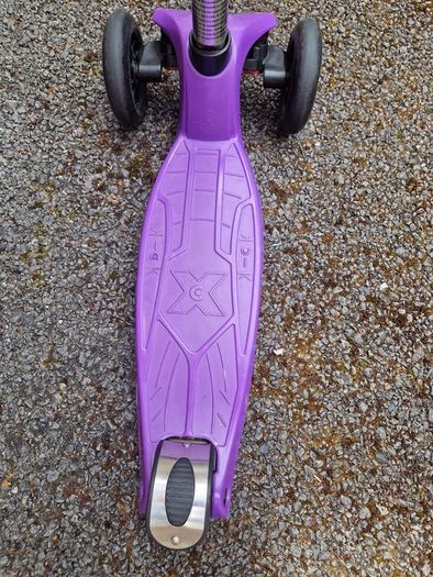 Micro Maxi Deluxe Scooter Purple