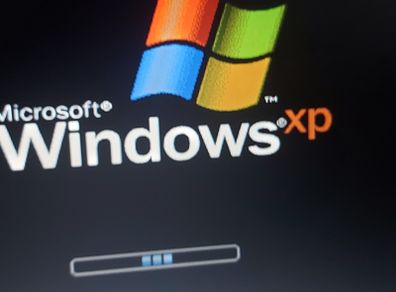 HP Pavilion zv6000, .5GB Ram, 60GB HDD, Original Windows XP, Real Genuine Vintage Laptop in excellent condition