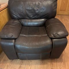 Need gone ASAP 2 large 1 seater recliners