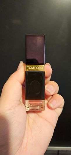 Tomford Lip Lacquer Luxe Matte Liquid Lipstick in 04 insouciant