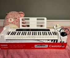 Keyboard must go: Budget friendly and portable Casiotone CT-S200WE Keyboard with Stand