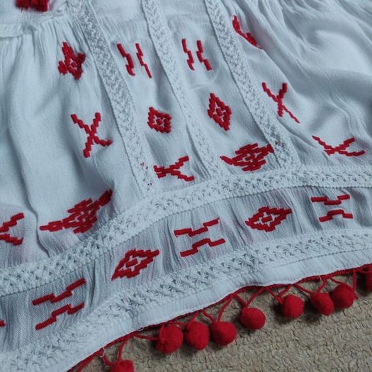 White with red details Holiday dress, size 10
